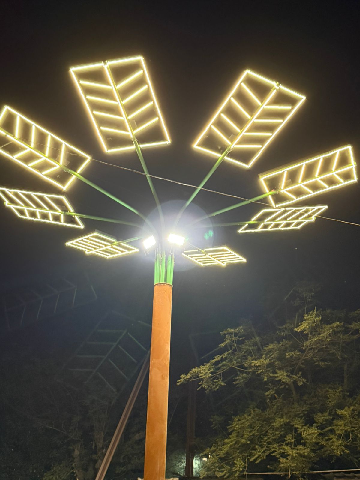Solar Tree Light